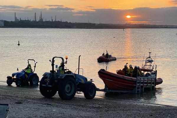 RNLI Calshot lifeboats return after exercise with NCI Calshot and New Forest Kayak Club